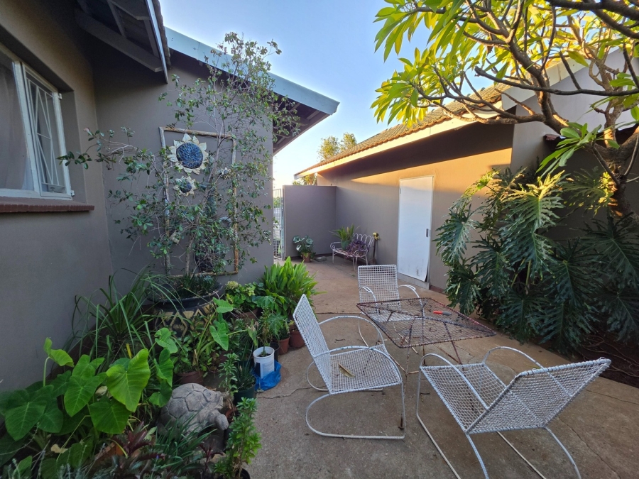 3 Bedroom Property for Sale in Protea Park North West